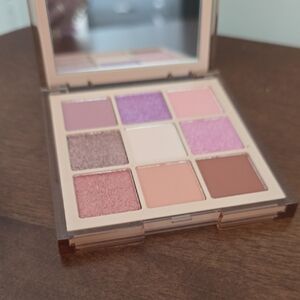 HUDA BEAUTY Nude(light) Eyeshadow Palette - Pink and Purple Hues